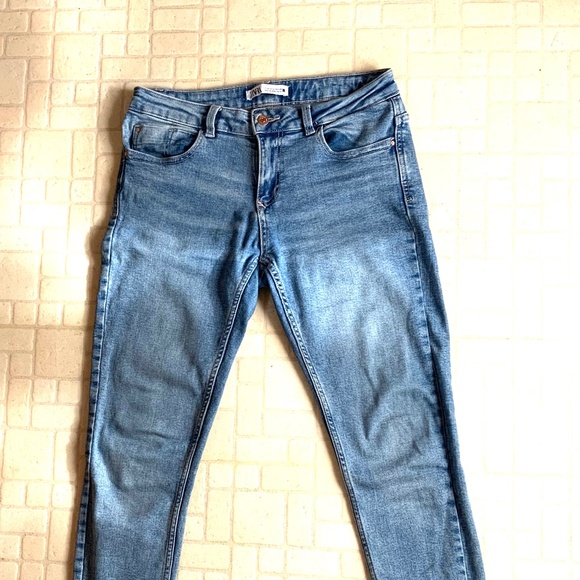 Zara Jeans - Light-wash  Size 6 - Picture 7 of 8